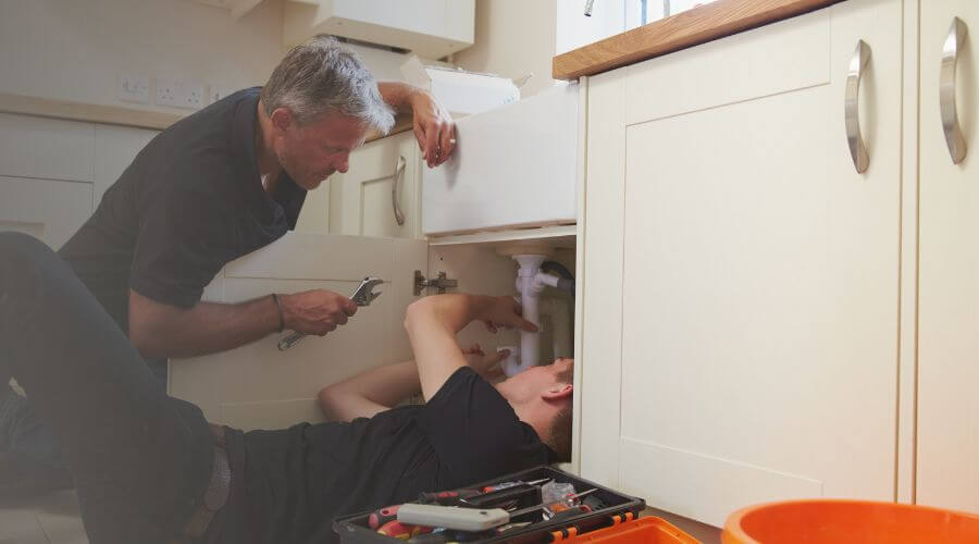 Expert burst pipe repair services in Bloomburg, TX